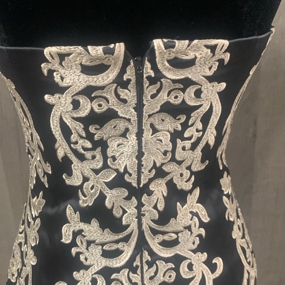 Vintage White House Black Market Embroidered Strapless Dress Women's Size 0 - Picture 8 of 10